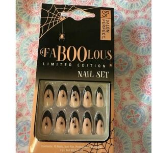 NIB Salon Perfect Faboolous Limited Edition Nail Set